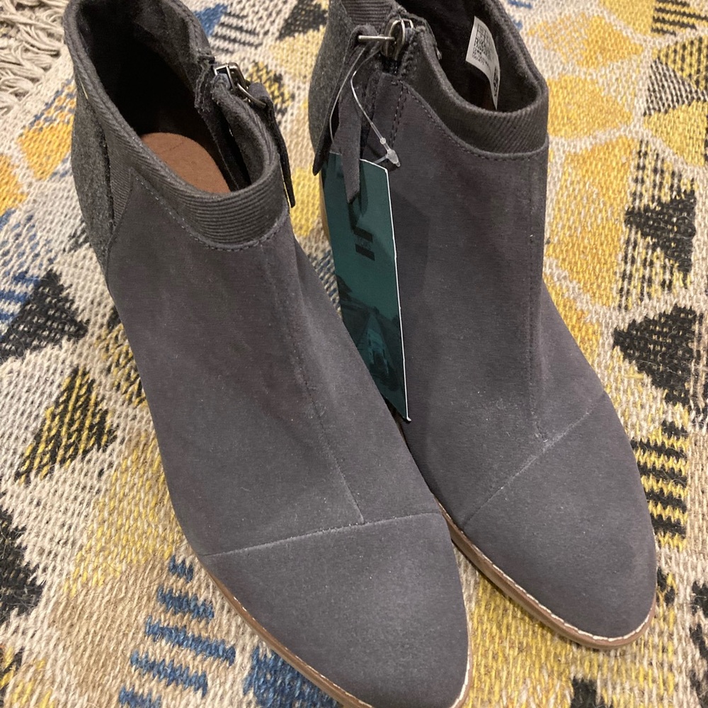 TOMS WOMENS LOREN ANKLE BOOTS - GREY SUEDE / FELT - Picture 4 of 5